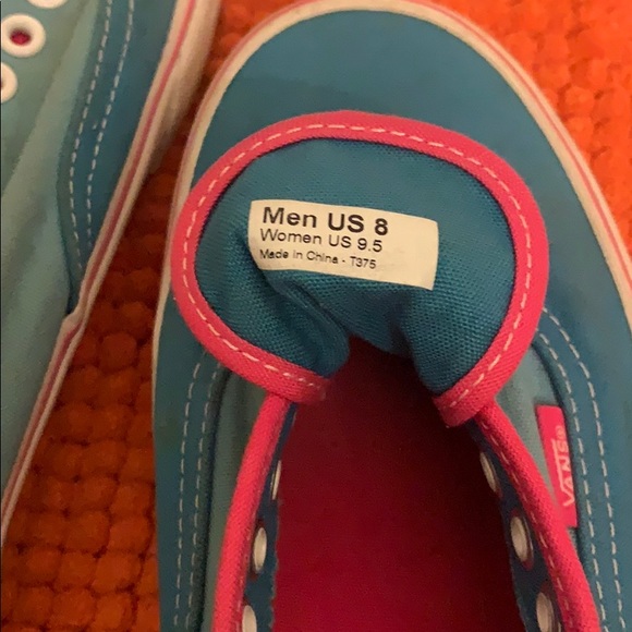 Vans - Picture 6 of 6